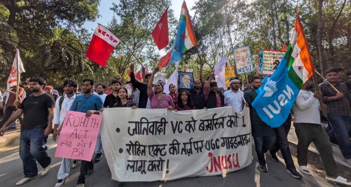 प्रदर्शन पर पुलिस का ऐक्शन (फाइल फोटो)
