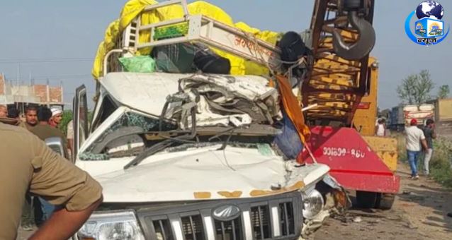 पिकअप में सवार 3 बच्चों समेत 8 लोगों की दर्दनाक मौत