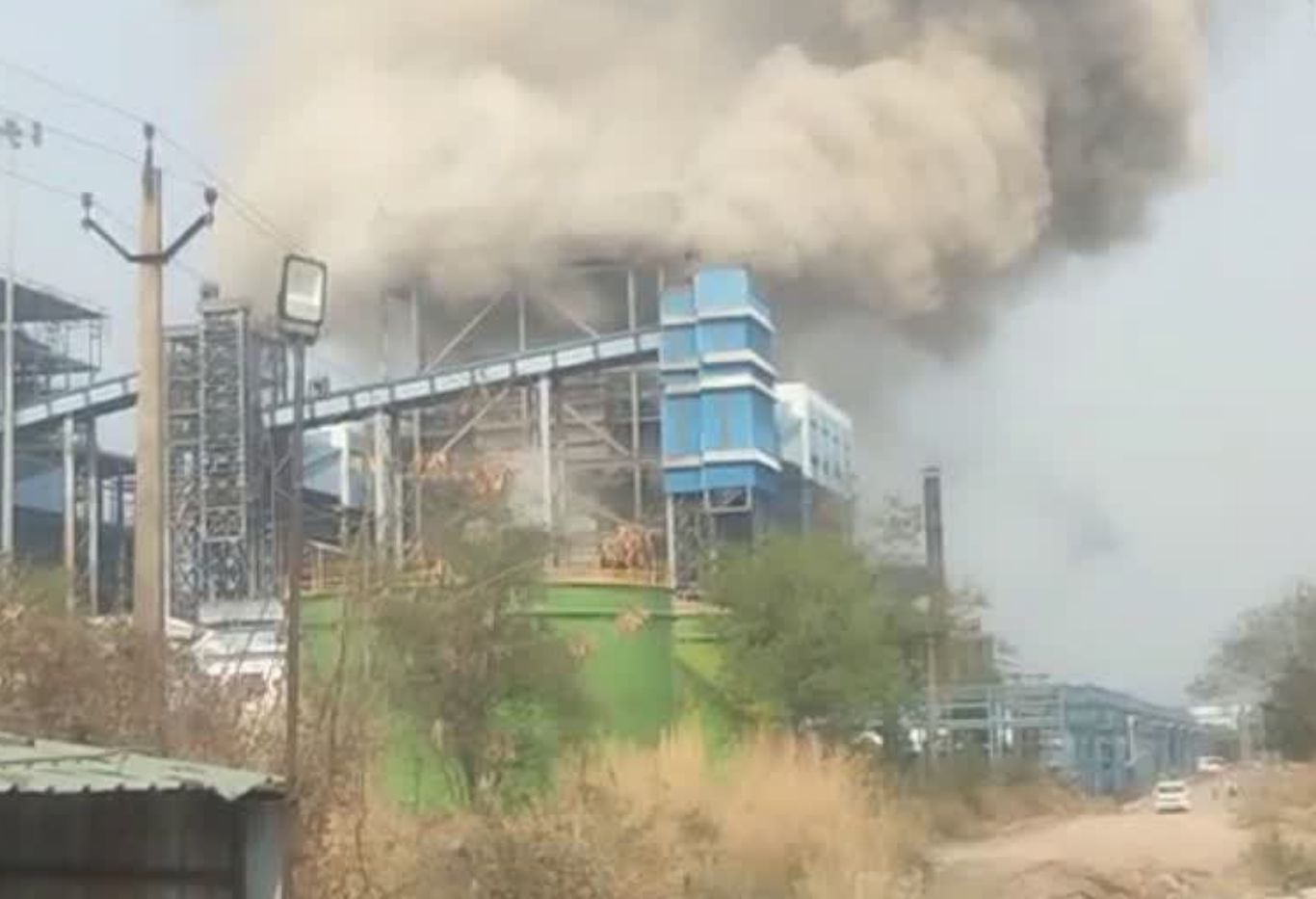 सक्ती के वेदांता प्लांट में बॉयलर ब्लास्ट ने ली 3 श्रमिकों की जान