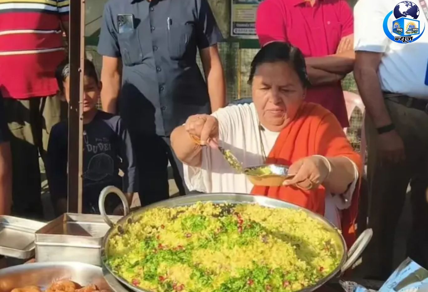 गरीबों की रोजी-रोटी बचाने के लिए सड़क पर उतरीं उमा भारती