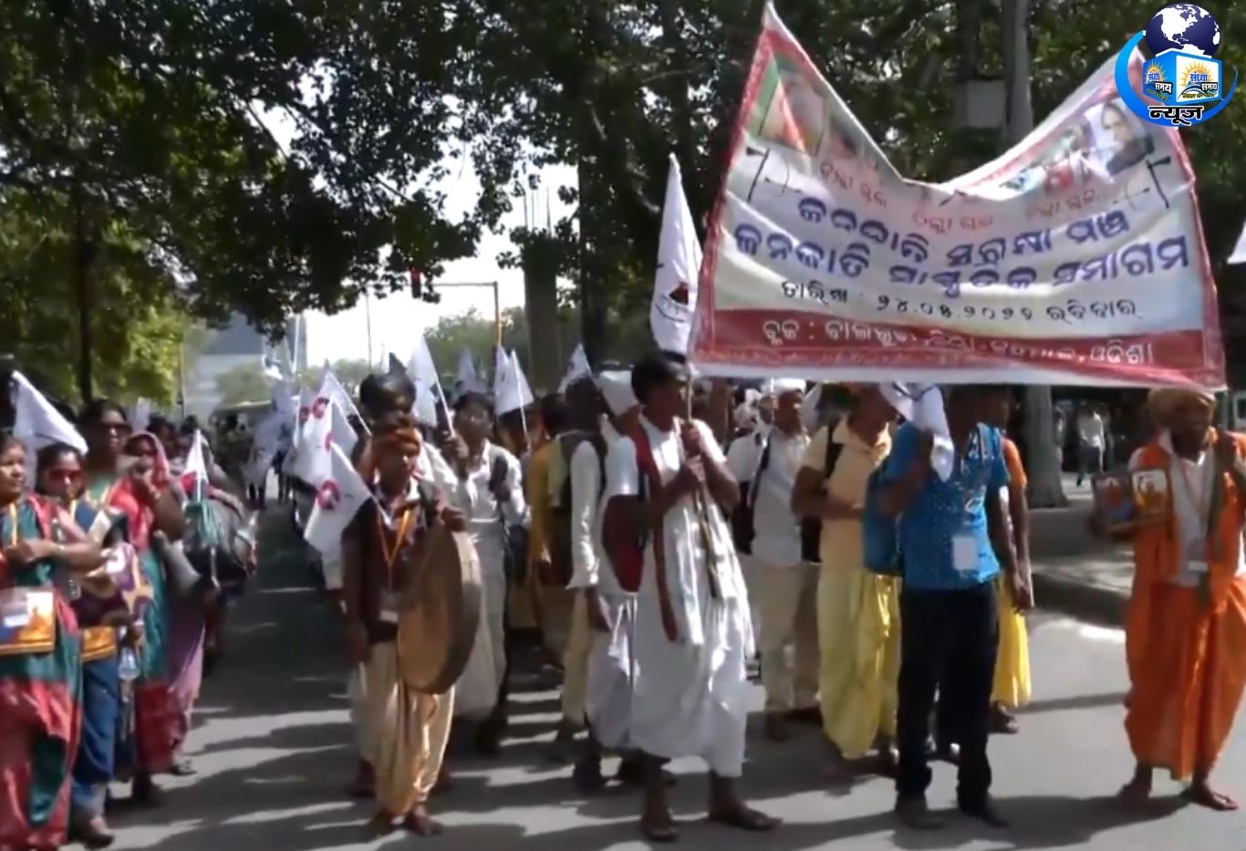 भगवान बिरसा मुंडा की 150वीं जयंती पर दिल्ली में भव्य आदिवासी शोभायात्रा