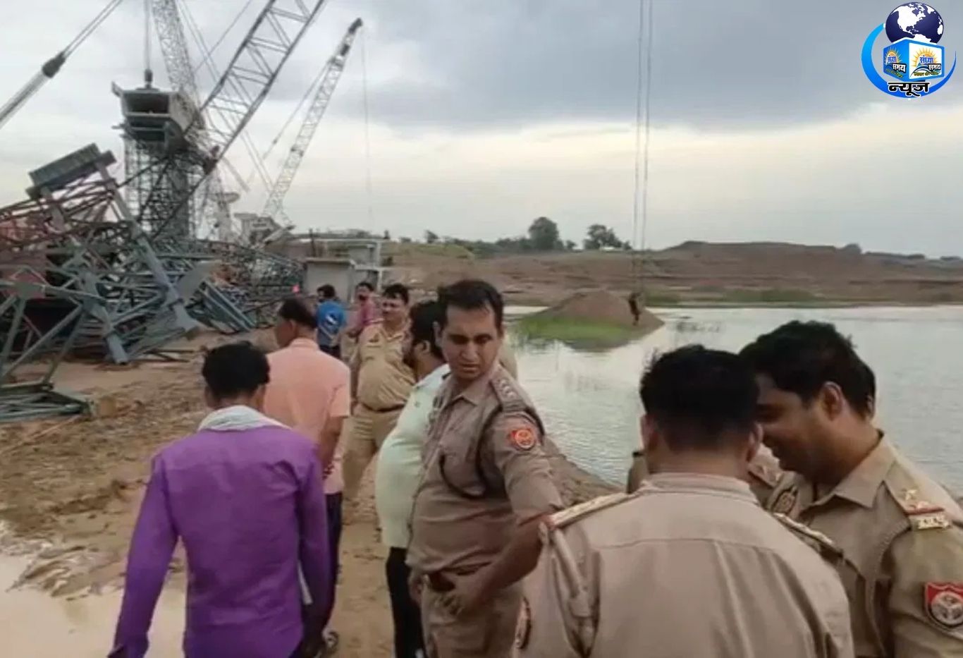 उत्तर प्रदेश के हमीरपुर में भारी बारिश के बीच पुल ढहने का हादसा, सैकड़ों मजदूर फंसे