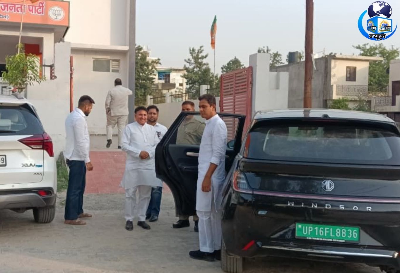 भाजपा जिलाध्यक्ष अभिषेक शर्मा ने अपनाया इलेक्ट्रिक वाहन