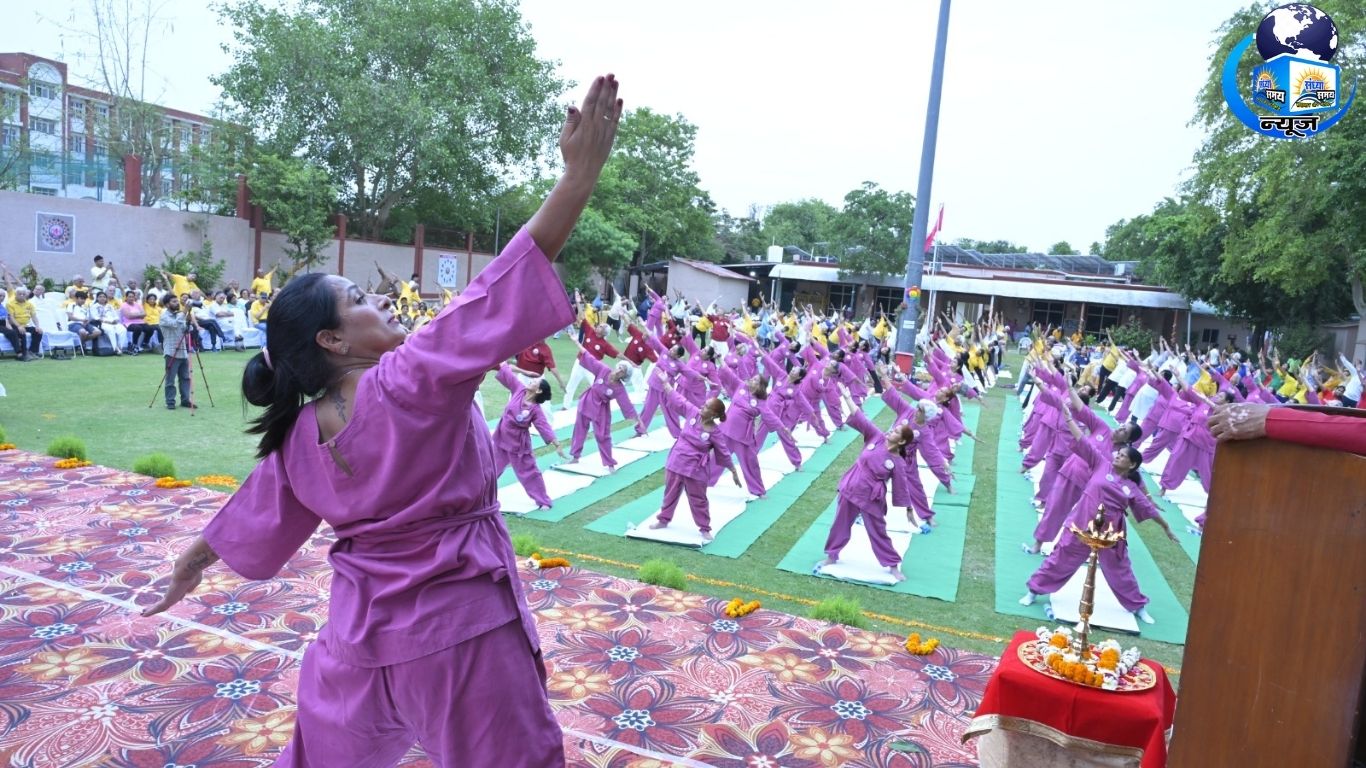 योग दिवस पर हजारों ने लिया प्लास्टिक मुक्त भारत का संकल्प