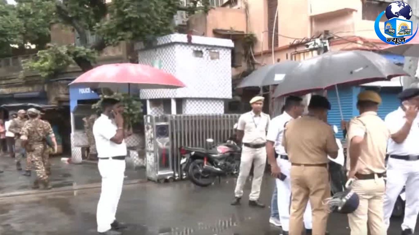 अचानक ममता के घर पर भारी पुलिस बल तैनात