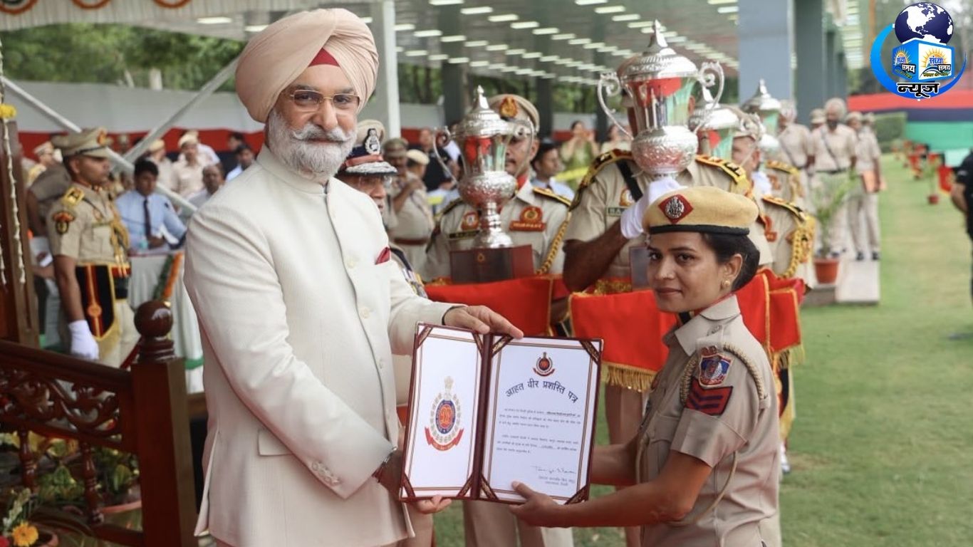किंग्सवे कैंप में दिल्ली पुलिस का शौर्य प्रदर्शन, भव्य परेड आयोजित