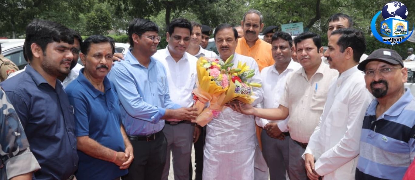 महेश शर्मा और पंकज सिंह ने किया वृहद वृक्षारोपण