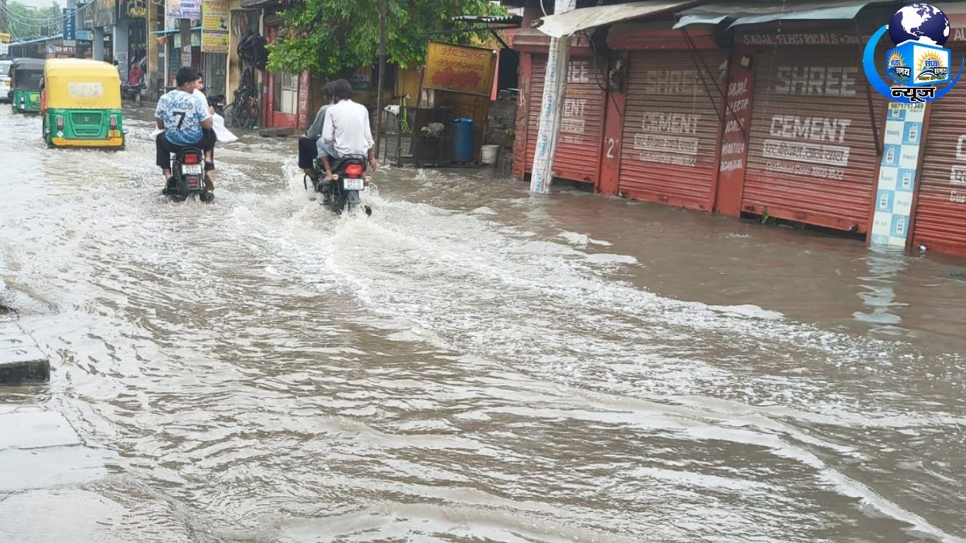 पहली बारिश में ही दिल्ली डूबी, सरकार के दावे फेल