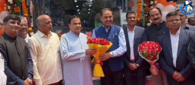 गडकरी का नागपुर के बुजुर्गों को गणेशोत्सव पर अनूठा ई-बस उपहार!