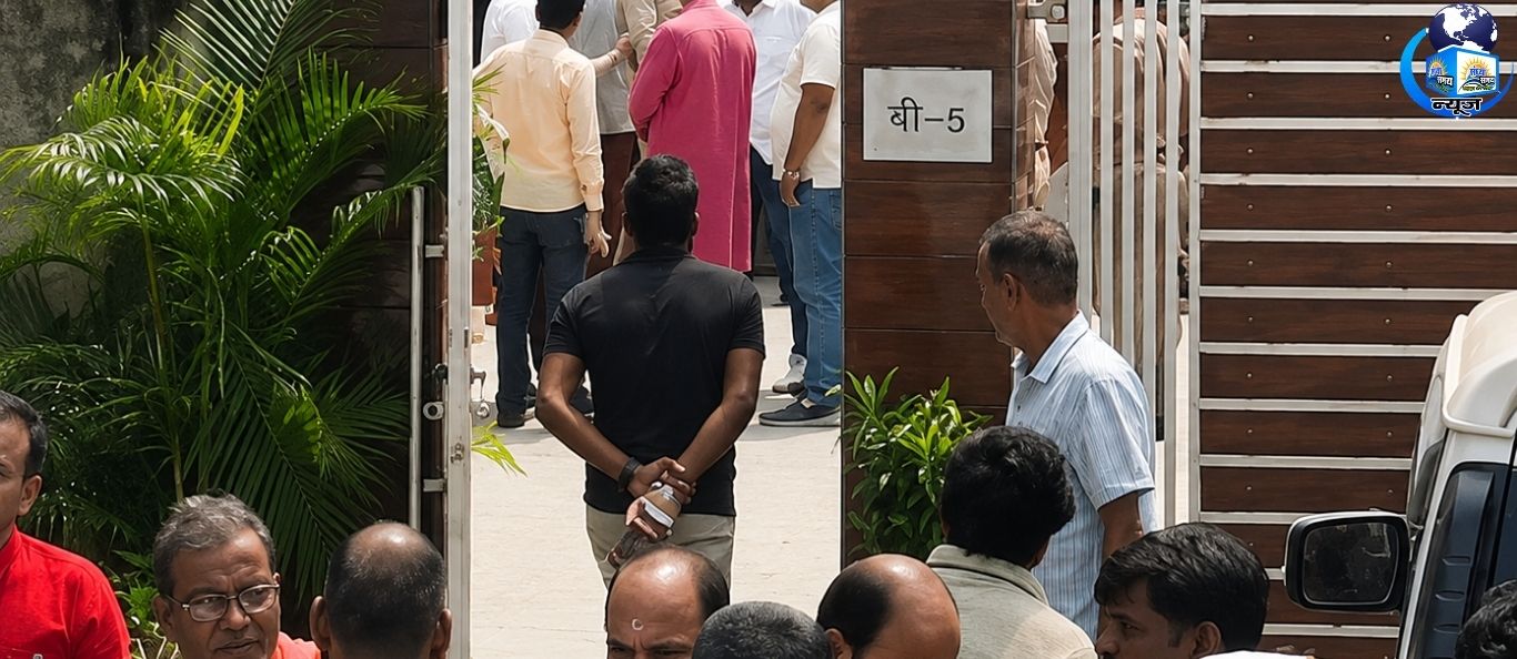 बिजली काटने की क्या जरूरत? नोएडा में लोगों का सवाल