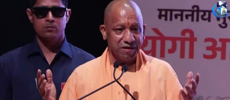 जन्माष्टमी से पहले मथुरा में योगी का बड़ा बयान, सियासत गरमाई