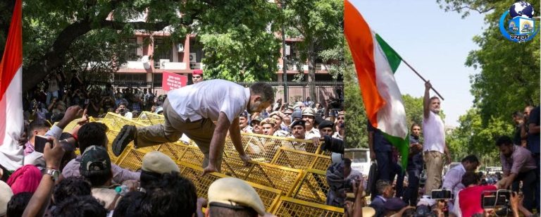Live: बैरिकेड फांदकर आकाशवाणी पहुंचे राहुल-प्रियंका