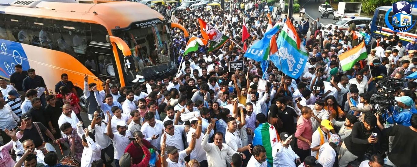 चुनाव आयोग पर विपक्ष के सवाल, राजघाट तक निकला मार्च