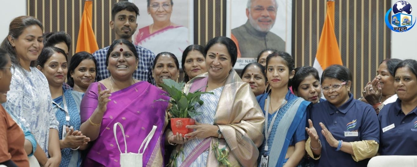 दिल्ली में पिंक ऑटो: अब महिलाएं चलाएंगी, महिलाएं सफर करेंगी