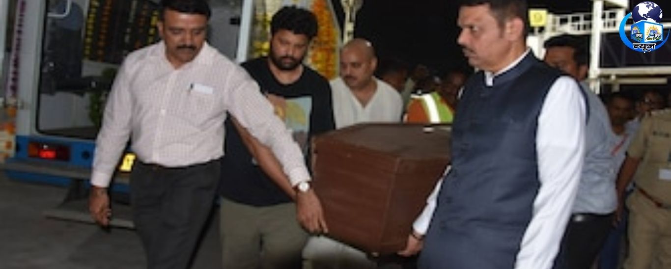 नाना पाटेकर को आखिरी विदाई देने उमड़ा जनसैलाब